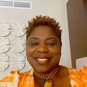 Meet your Posher, Vee